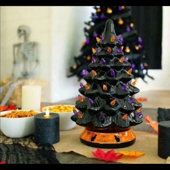 Halloween Tree - Picture 2 of 2